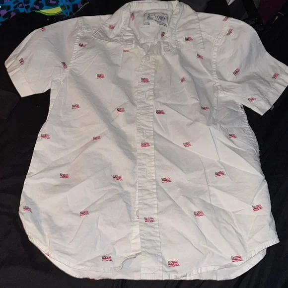 Button down - Picture 1 of 3
